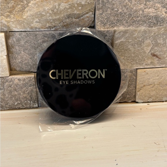 Belle Beauty Cosmetics by Kim Gravel Other - Cheveron Eye Shadow Compact - Shades of Mocha